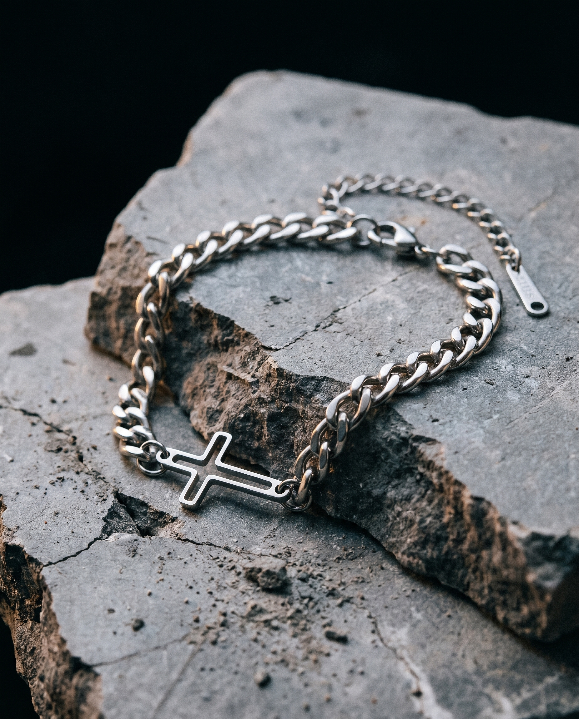 Tether — silver curb chain, single cross station