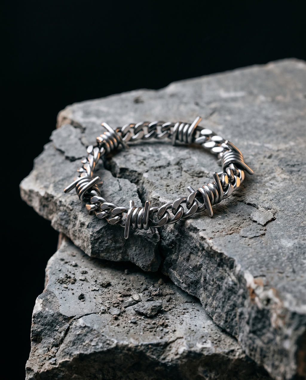Legion — silver curb chain, single cross station