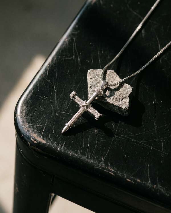 Relic — plain gold latin cross