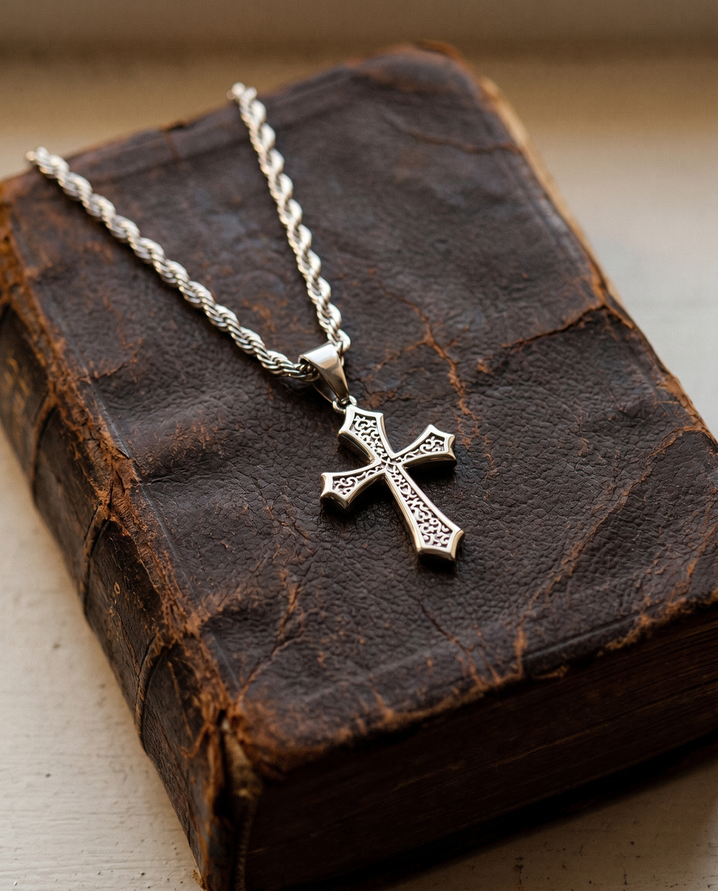Herald — gold ornate budded/gothic cross