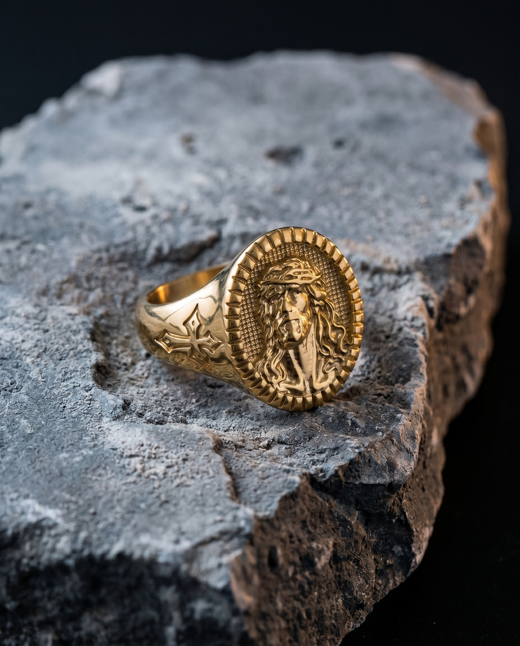 Heirloom — gold oval signet, Christ face + thorns