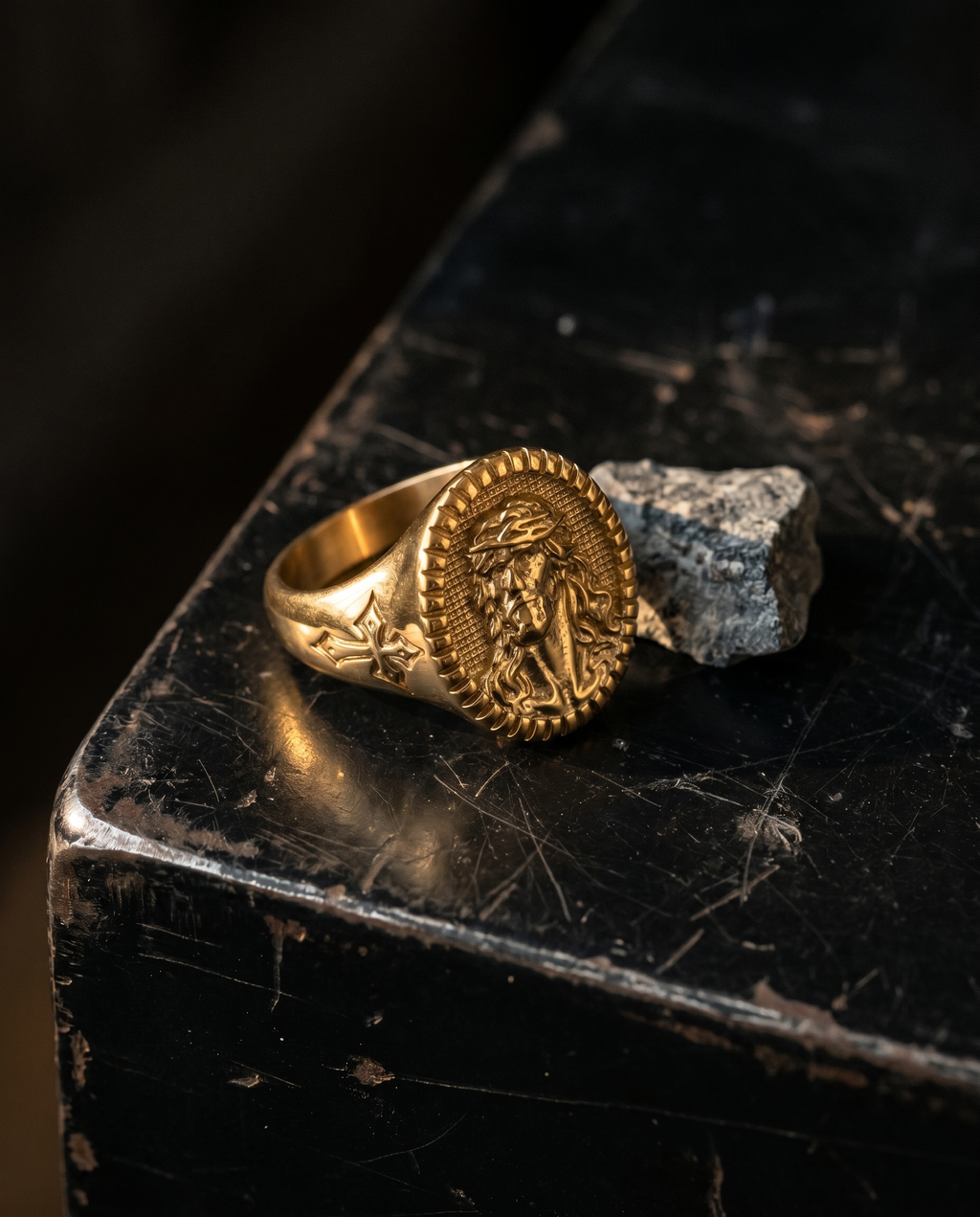 Heirloom — gold oval signet, Christ face + thorns