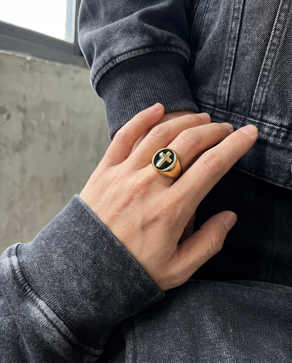 Onyx — gold cross on BLACK ONYX oval signet