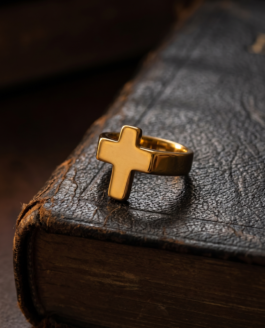 Cruciform — gold signet, raised plain latin cross