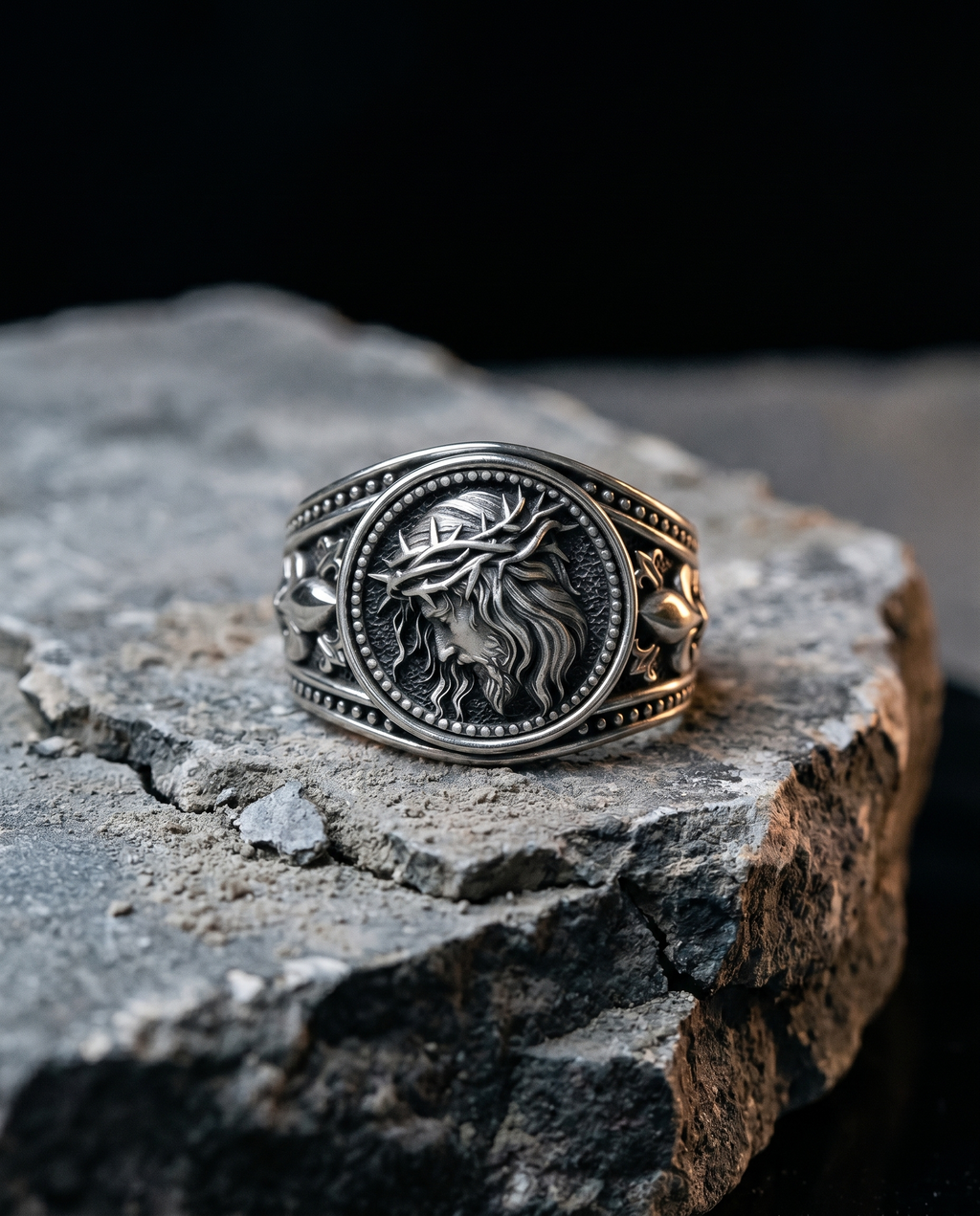 Conqueror — gold oval signet, roaring LION head