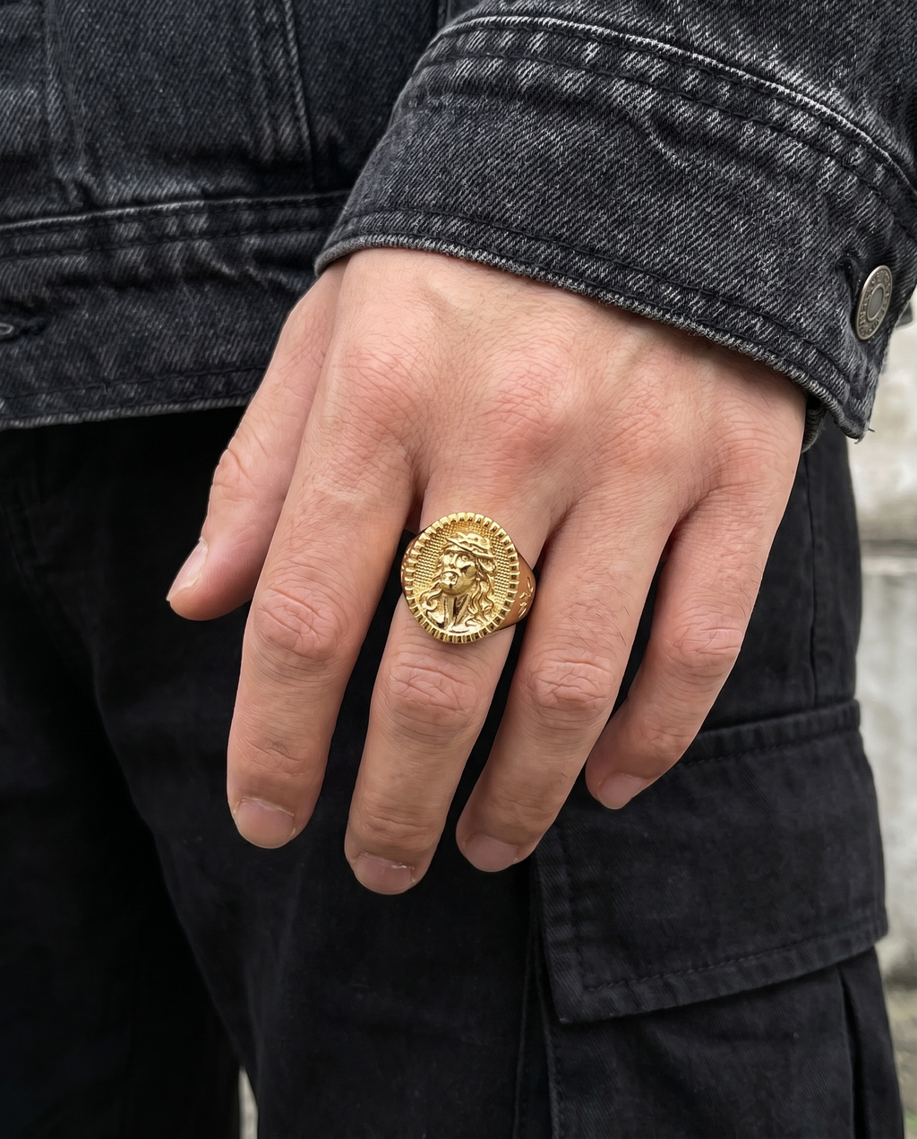 Icon — gold oval signet, Christ BUST + cross shank