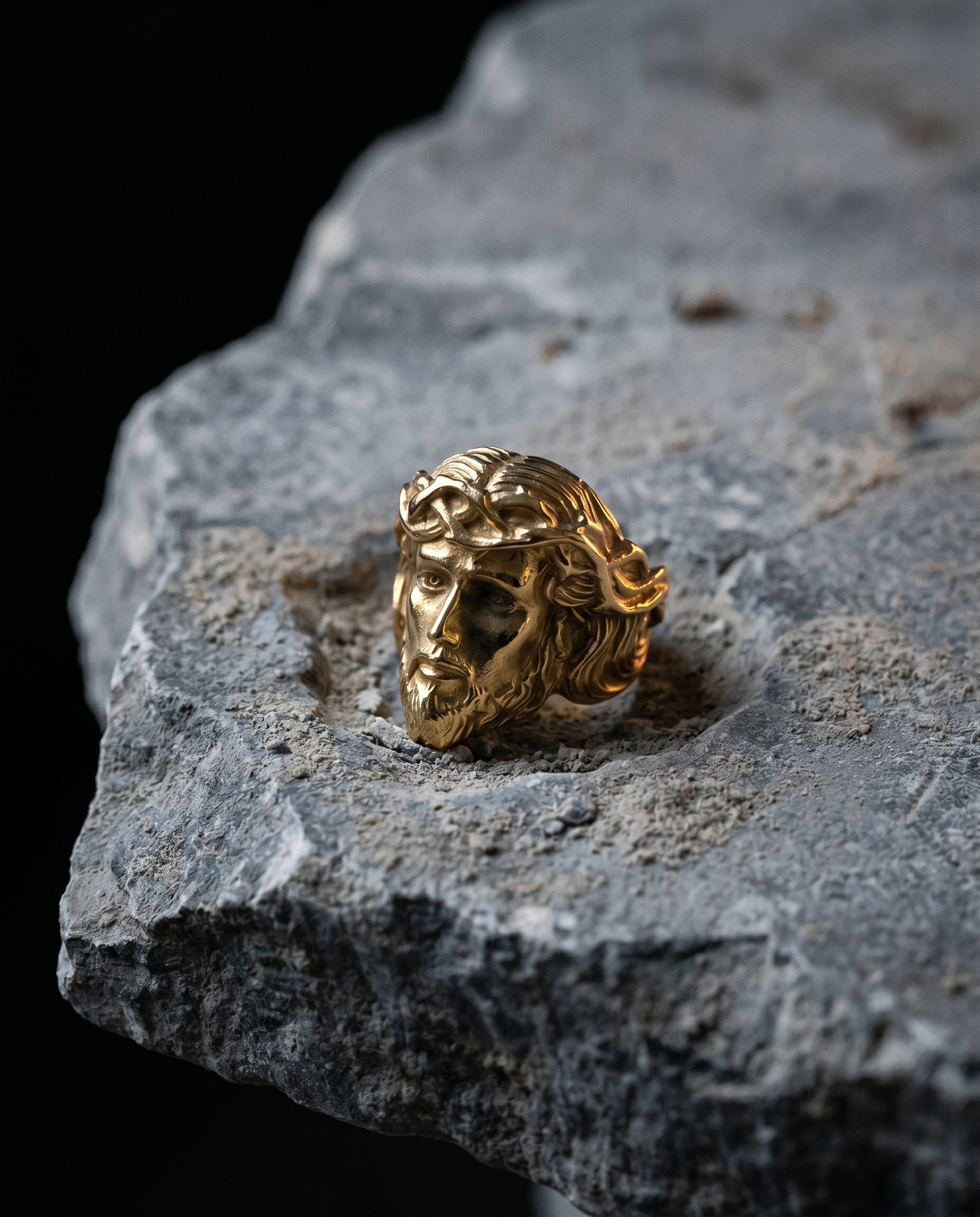 Passion — gold 3D crowned-thorns Christ head